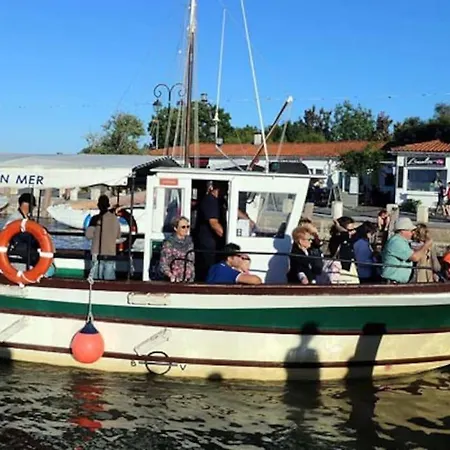 Maison De Village Et Jardin , A Sur Seudre *