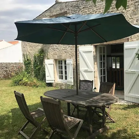 Maison De Village Et Jardin , A Sur Seudre بيت للعطل *