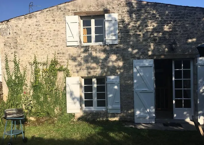Maison De Village Et Jardin , A Sur Seudre *